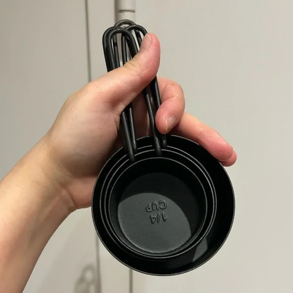 New Crate&Barrel black measuring cups- 4 - Picture 3 of 4